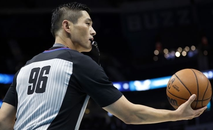 From his parents objecting to him playing basketball to officiating in the NBA, this is the South Korean referee making history | CNN